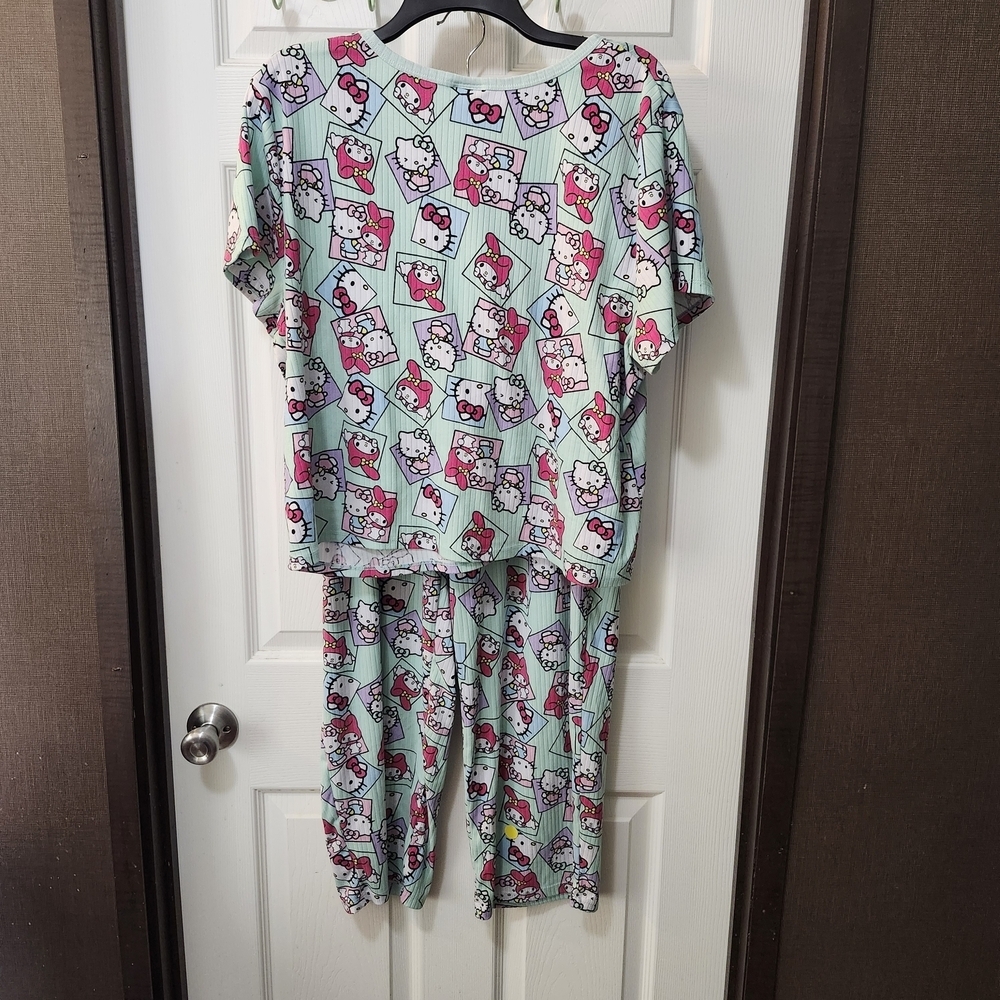 Women's Hello Kitty And Friends By Sanrio Light Green And Pink Pajama Set XL - Picture 4 of 10